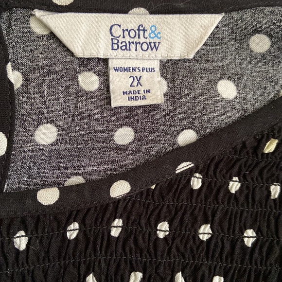 Croft & Barrow Women’s Polkadot Tunic - Picture 5 of 8